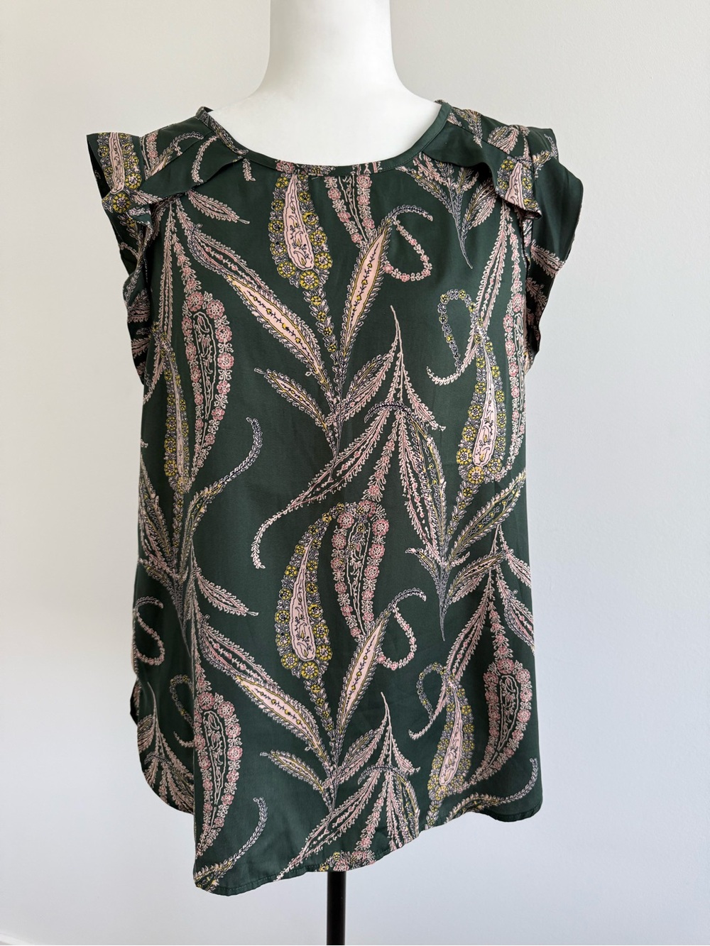 LOFT Dark Green Paisley Ruffle Cap Sleeve Camisole